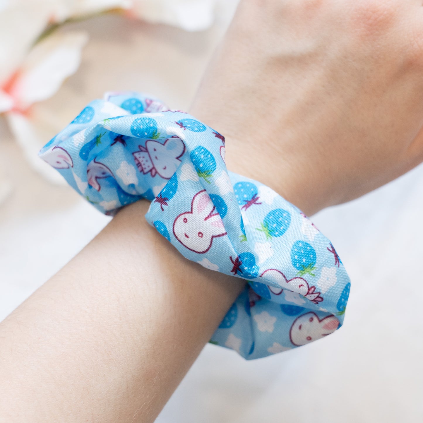 Bunny world | Scrunchie Blue